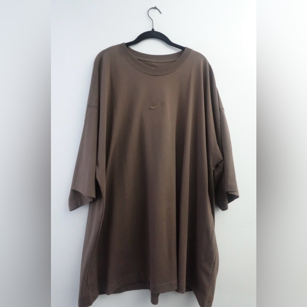 Nike Men's Sportswear Premium Essentials Oversized T-Shirt - Brown
